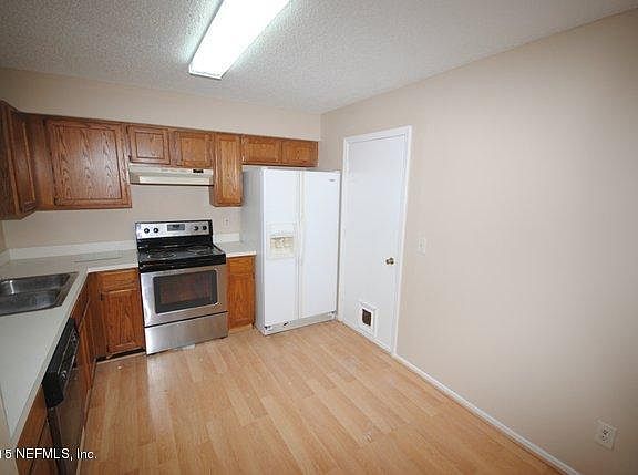 2nd image of 12024 Candlewyck Ln