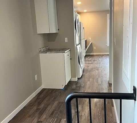 3rd image of 23 Vine St