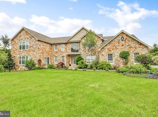 1016 Hilltop Ct, Leesport, PA 19533