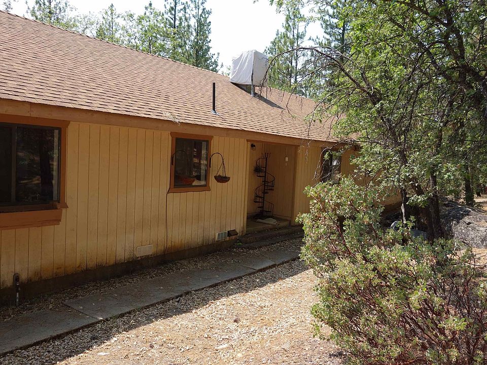 1st image of 555 Hillside Dr