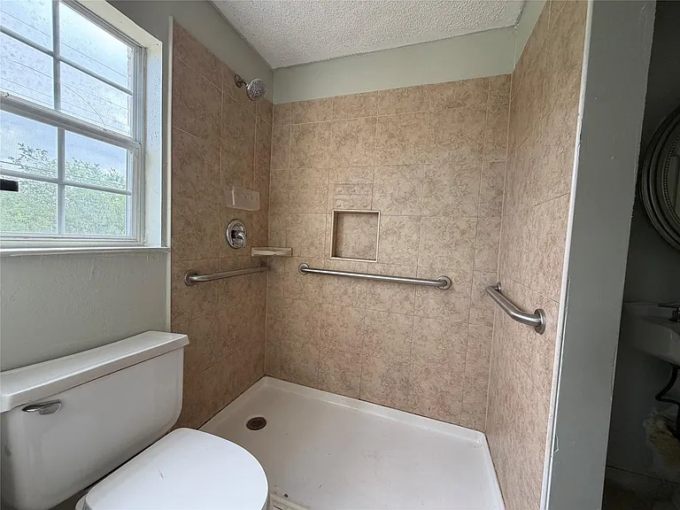 1412 Gatlinburg Dr — Photo 9