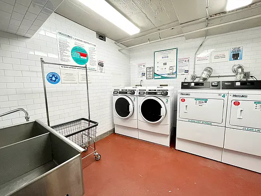 Rented by Tabak Real Estate | media 36