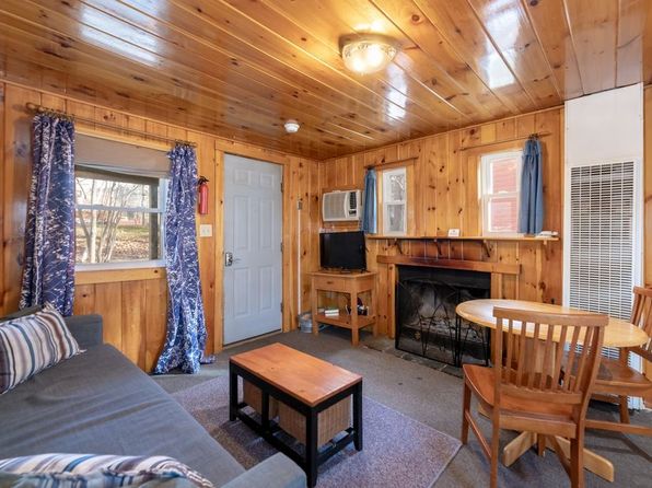 686 Endicott St N #12