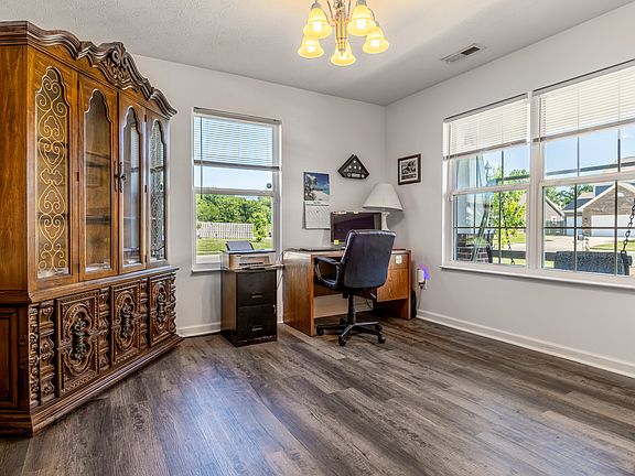 3rd image of 1393 W Limestone Way