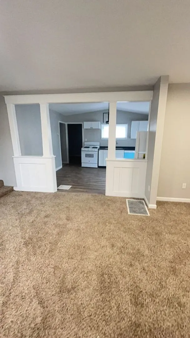 Spacious Newly Renovated 4 Bed 2 Full Bath Home Located Near Downtown! — Photo 3