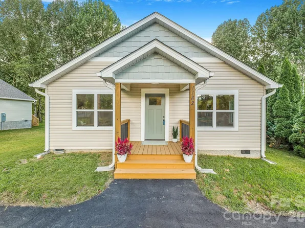 1182 Crabtree Rd, Waynesville, NC 28786