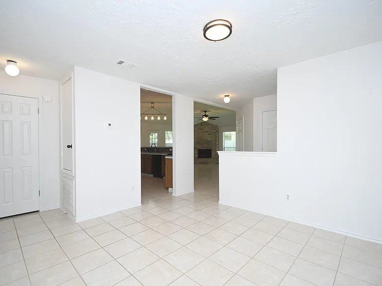 2303 Old Dixie Dr — Photo 4