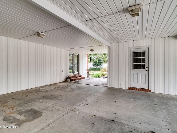 5th image of 2102 Le Belle Villa Blvd