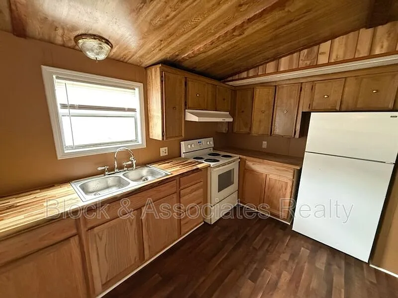 Building Photo - 212 Chaney Rd #9