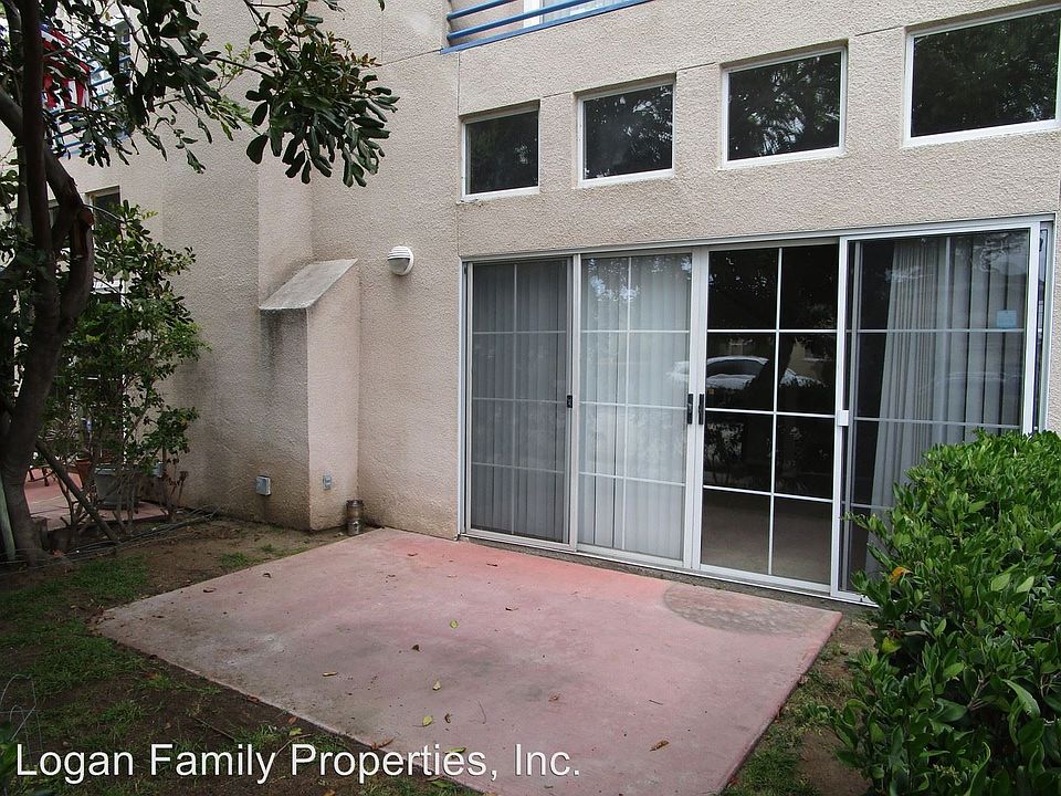 2nd image of 1874 Oliver Ave