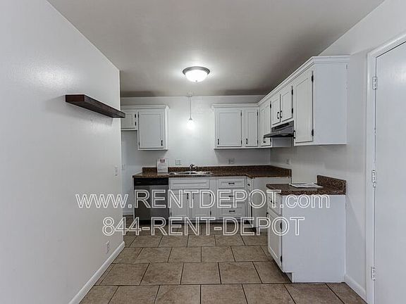 3rd image of 1220 S Lincoln Park Dr