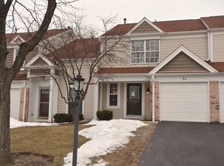 1 Chaucer Ln #B, Streamwood, IL 60107