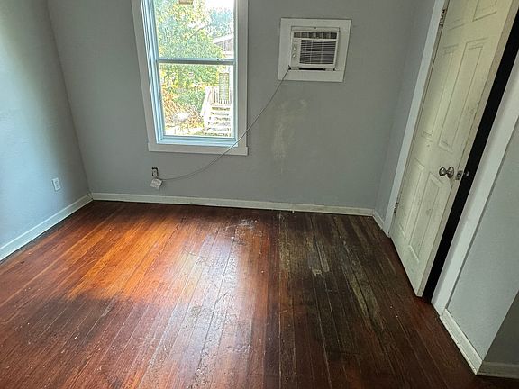 2nd image of 405 Egan St #405