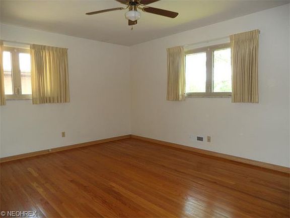 5th image of 14614 Robert Dr