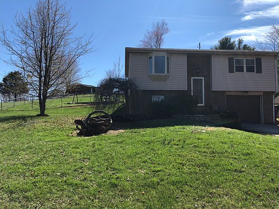 2nd image of 220 Tanglewood Dr