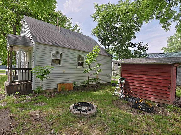 5th image of 3212 Prescott Ave