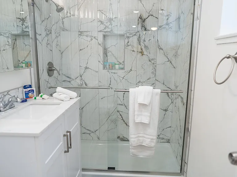 1406 W Roberta Ave — Photo 39