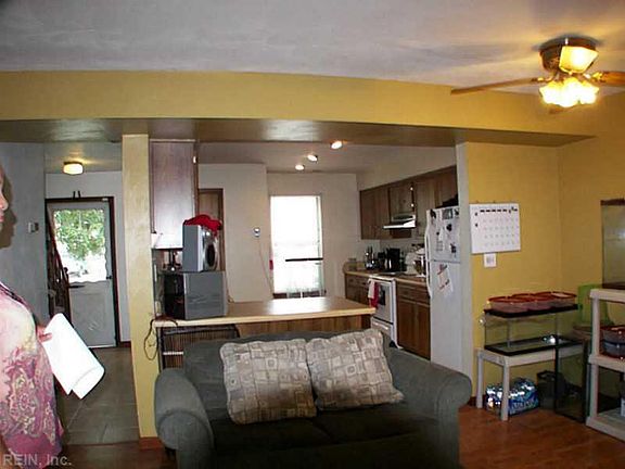5th image of 633 Aubrey Dr