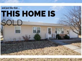 409 2nd St E, Newhall, IA 52315