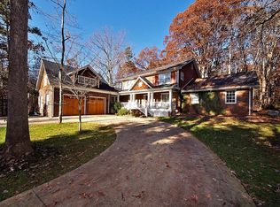 514 Stratfordshire Dr, Matthews, NC 28105