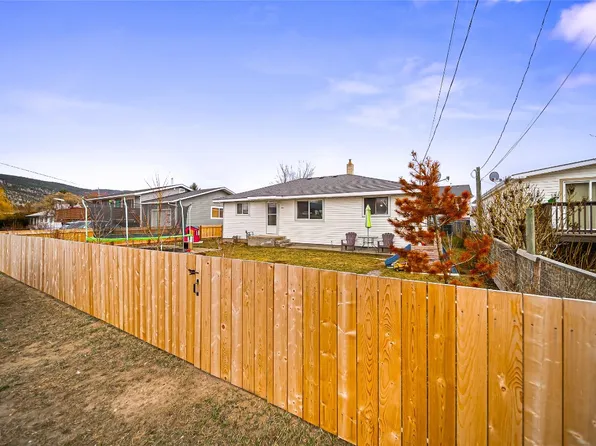 1950 Hill St, Merritt, BC V1K 1L4