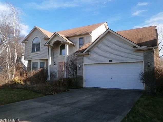 1st image of 329 Danbury Ln