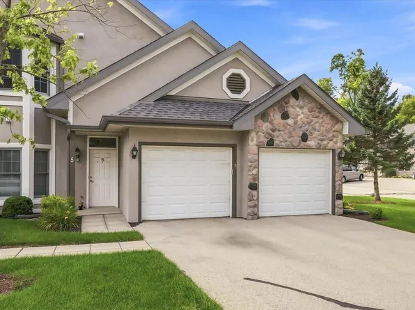 N30W23082 Pineview Way #5, Pewaukee, WI 53072