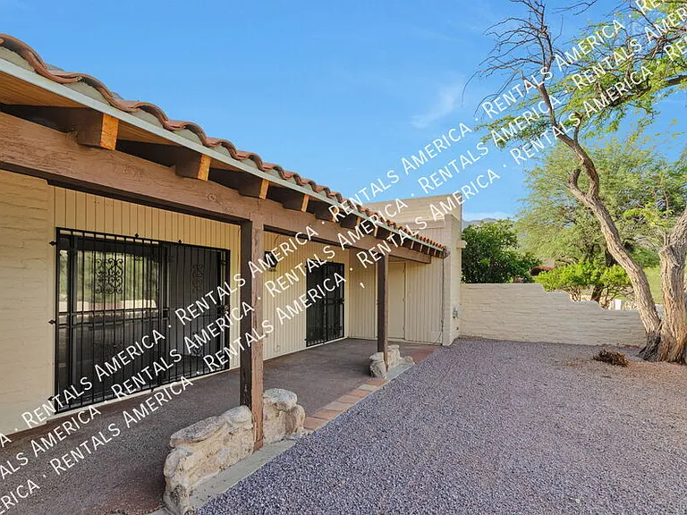 5342 N Camino De La Culebra — Photo 14