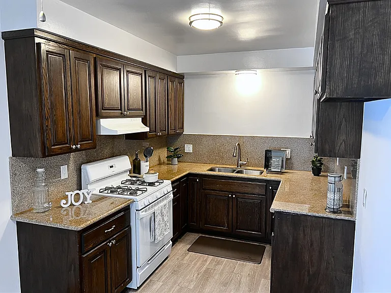 26110 Narbonne Ave — Photo 31