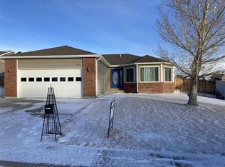 1617 Loch Tay Blvd, Rawlins, WY 82301