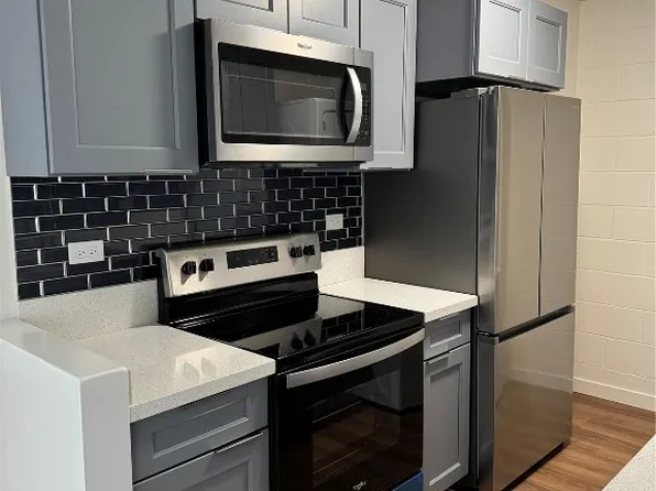 1260 Richard Ln APT B505, Honolulu, HI 96819