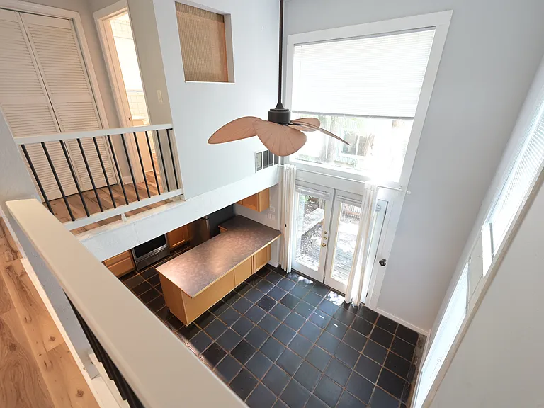 1603 Courtland Ln — Photo 12