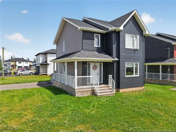 218 Falcon Dr, Moncton, NB E1G 0H7