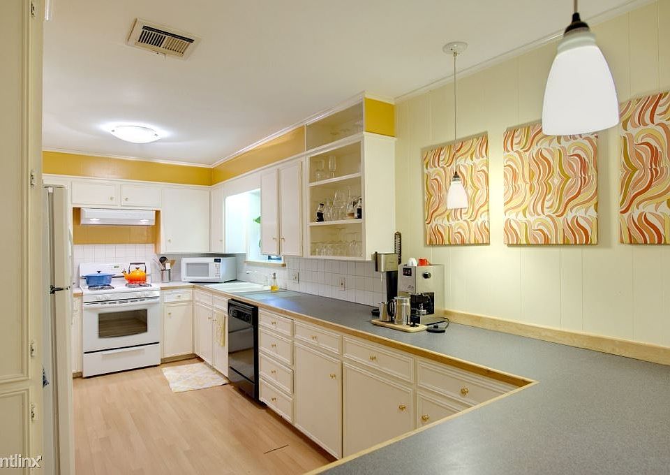 603 Avondale kitchen