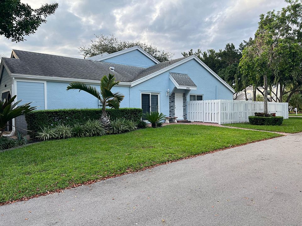 1st image of 10961 SW 11th Pl