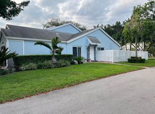 10961 SW 11th Pl, Fort Lauderdale, FL 33324