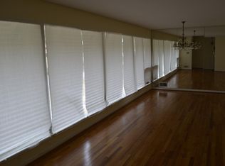 828 Caron Cir NW, Atlanta, GA 30318