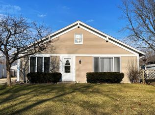 46 Ingleshire Rd, Montgomery, IL 60538