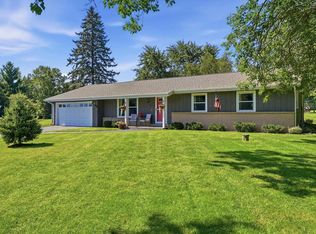 W277S8935 Hilltop LANE, Mukwonago, WI 53149