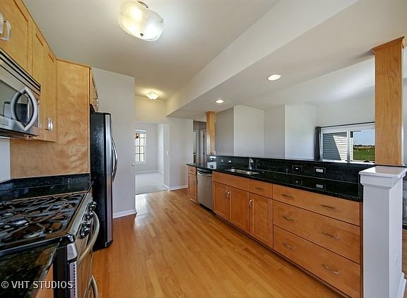 5th image of 25736 Roundstone Ave