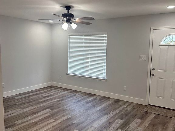 4th image of 1016 E Sunset Dr