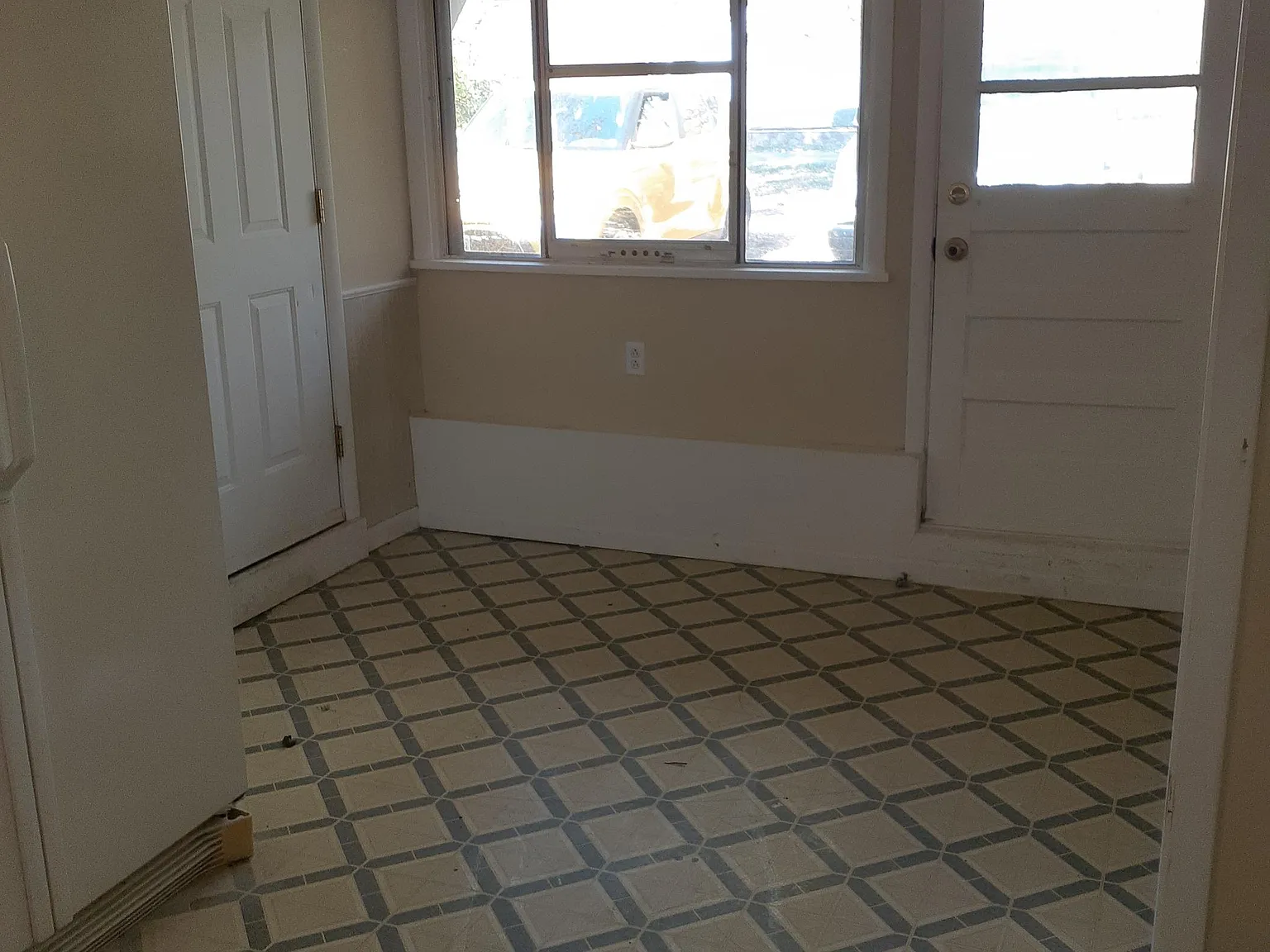 2 bed, $1,000 — Photo 4