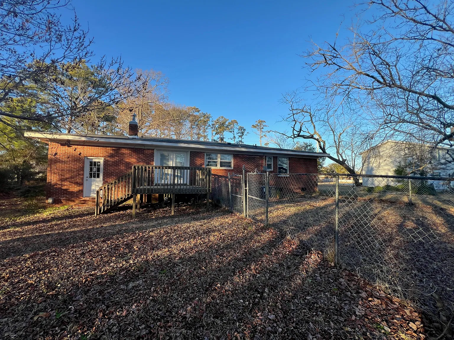 3 bed, 1.5 bath, 1200 sqft, $1,545 — Photo 2