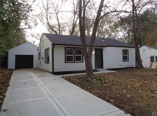 319 SE 34th St, Topeka, KS 66605