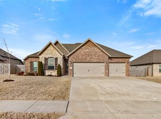 241 Cisterna Dr, Centerton, AR 72719