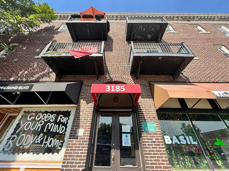 This is the front entrance to the apartments on South Grand Blvd.