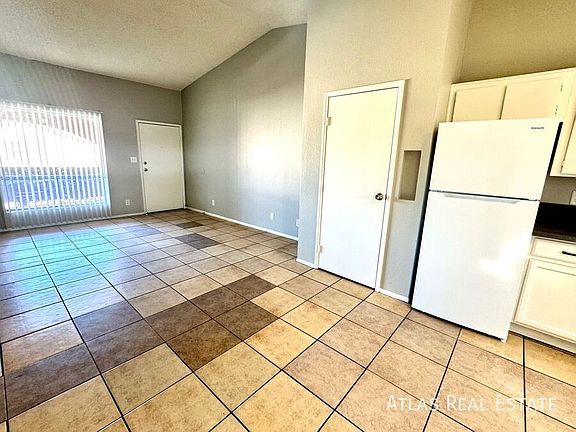 3rd image of 465 W Ivyglen St #8-215