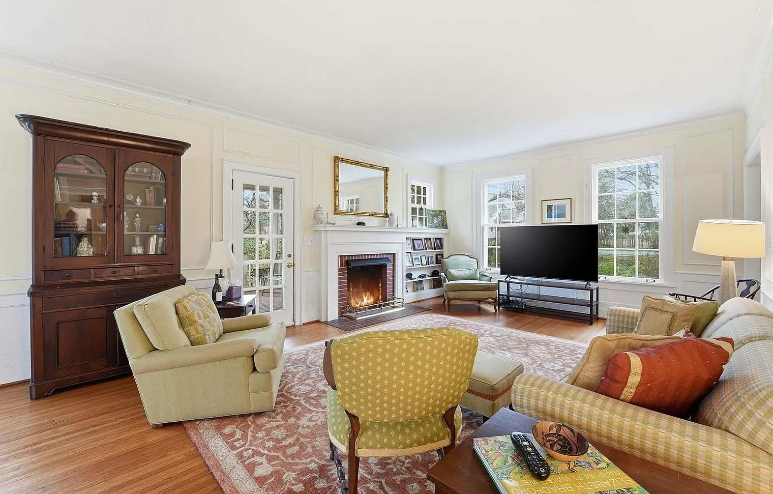 5 bed, 3.0 bath, 2507 sqft, $7,574 — Photo 2