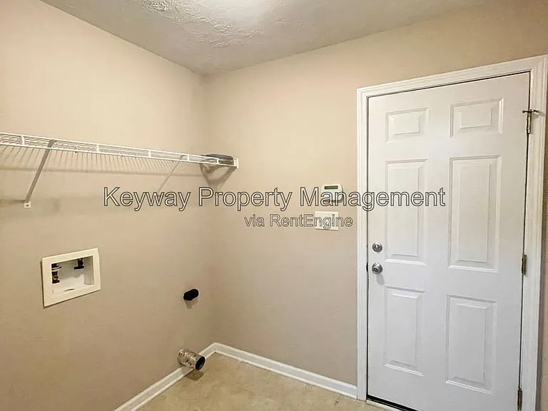 749 Michelle Ct — Photo 16
