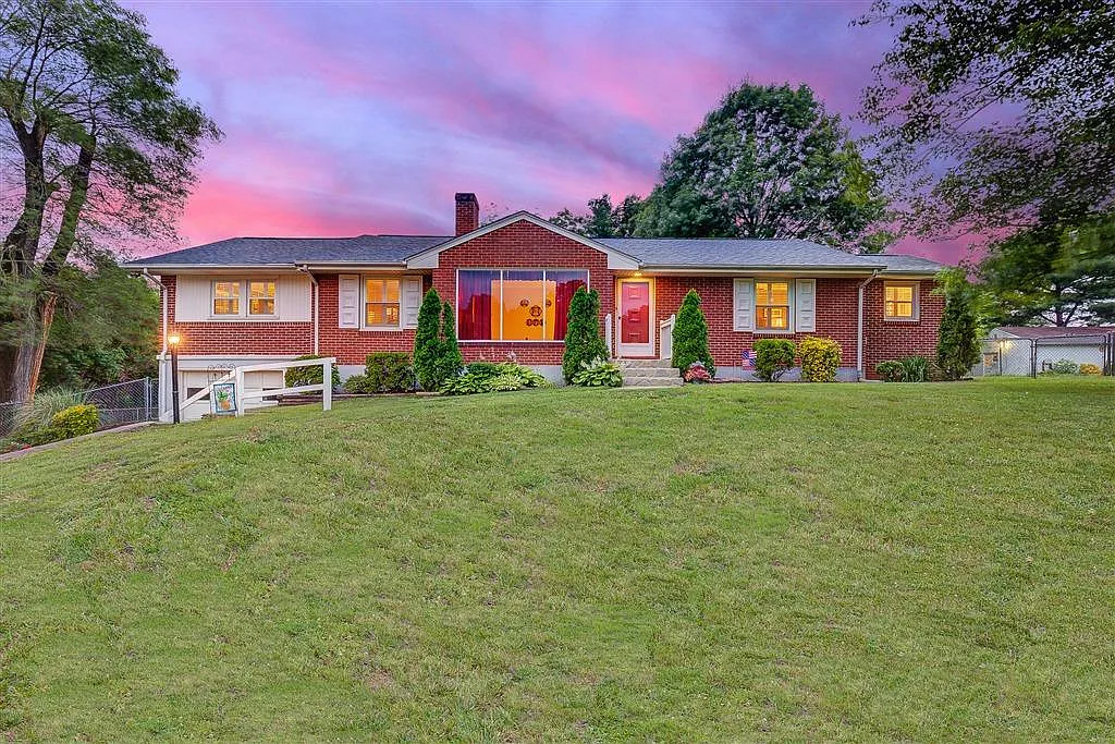6924 Brookview Rd photo 1